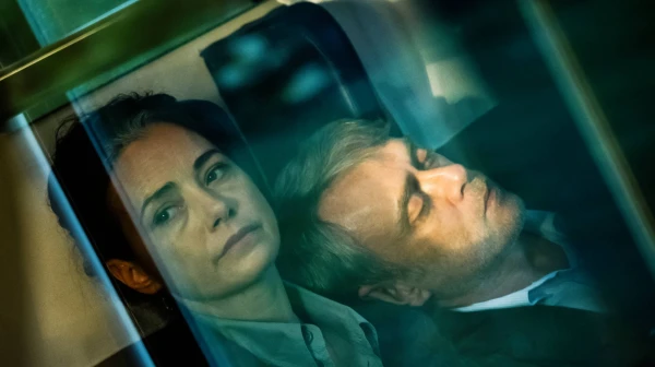 "Gelbe Briefe" - Ein Film als Spiegel des Weltgeschehens | Breitbild Filmkritik, © EllaKnorz ifProductions / Alamode Film "Gelbe Briefe" - Ein Film als Spiegel des Weltgeschehens | Breitbild Filmkritik, © EllaKnorz ifProductions / Alamode Film