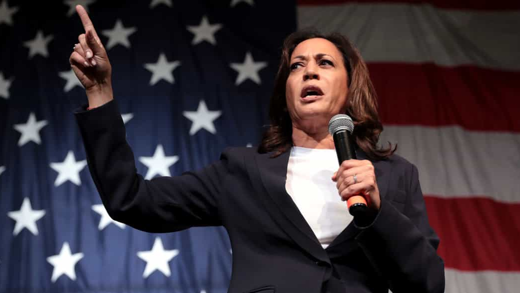 © Kamala Harris. Av Gage Skidmore. Lisens: CC BY SA 2.0