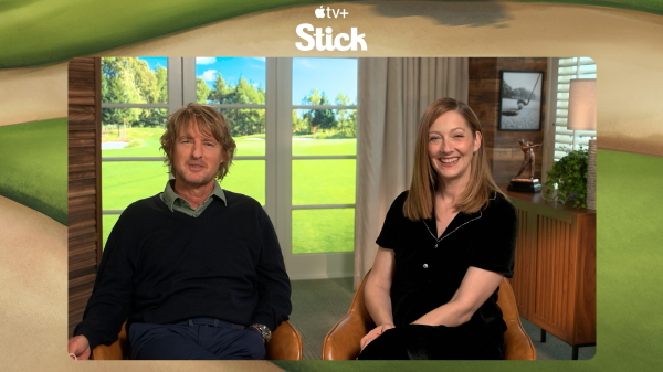 Golf-Serie "Stick" über eine Chosen Family | Judy Greer & Owen Wilson im Interview, © Ron Stoklas / FluxFM / Apple TV+