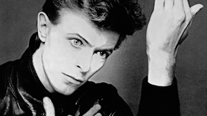 David Bowie in Berlin | Berliner Schnipsel, © https://en.wikipedia.org/wiki/File:David_Bowie_-_Heroes.png