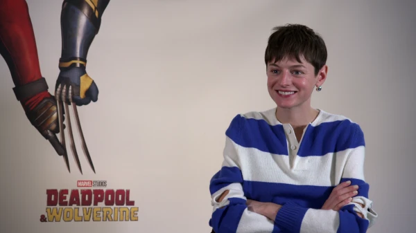 "Sie ist eine phänomenale Figur" | Emma Corrin im Interview zu "Deadpool & Wolverine", © FluxFM / Marvel Deutschland "Sie ist eine phänomenale Figur" | Emma Corrin im Interview zu "Deadpool & Wolverine", © FluxFM / Marvel Deutschland