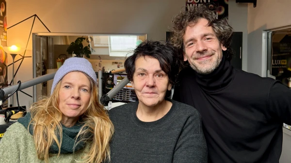 "Ich bin eine Freundin des Liegens" | Interview mit Christiane Rösinger, © FluxFM "Ich bin eine Freundin des Liegens" | Interview mit Christiane Rösinger, © FluxFM