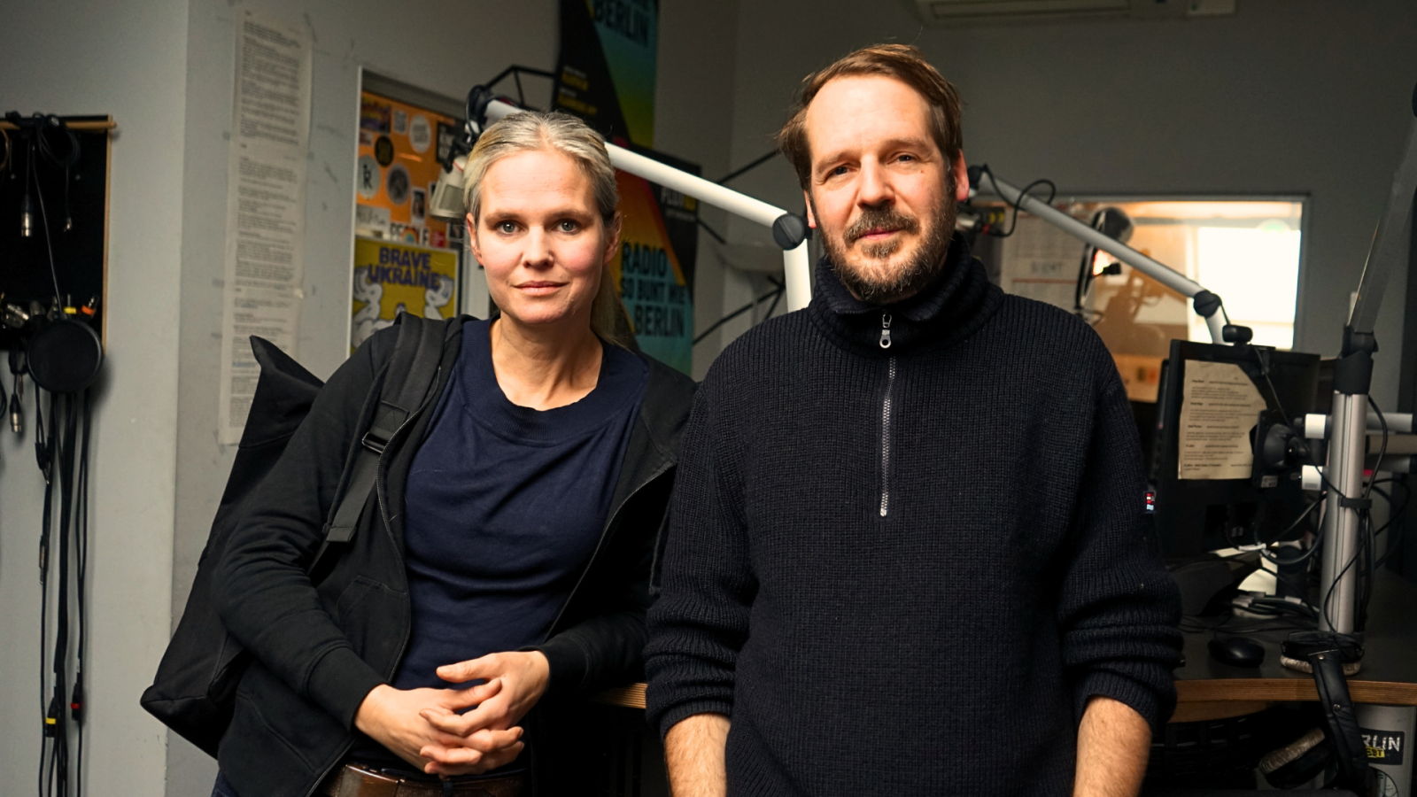 Double Trouble: Dota Kehr & Gisbert zu Knyphausen übernehmen das Mikro beim Ohrspiel auf FluxFM, © Constanze Kaul