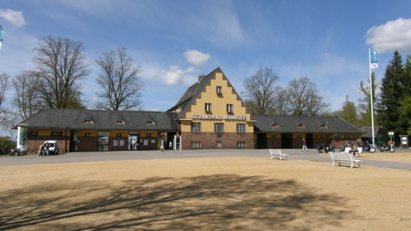 Sommer, Sonne, Skandale – Die Geschichte des Strandbads Wannsee | Berliner Schnipsel, © Axel Mauruszat