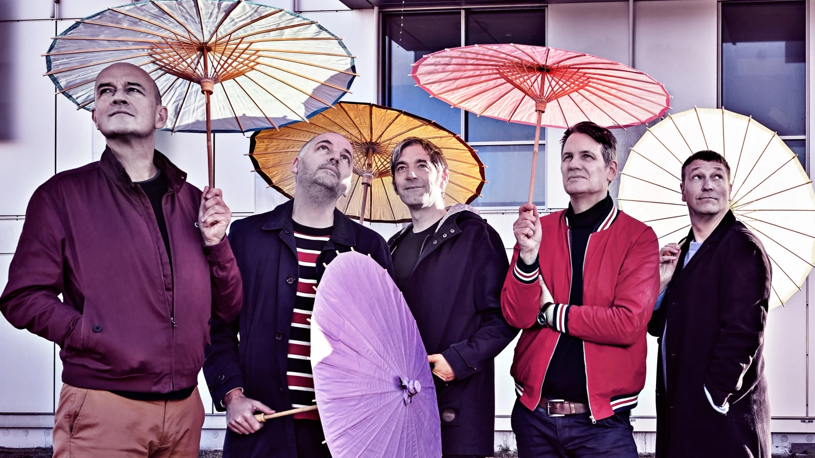 Neu im FluxFM-Programm: Die Liga der gewöhnlichen Gentlemen, Joy Crookes, Myd uvm., © Bernd Jonkmanns Neu im FluxFM-Programm: Die Liga der gewöhnlichen Gentlemen, Joy Crookes, Myd uvm., © Bernd Jonkmanns