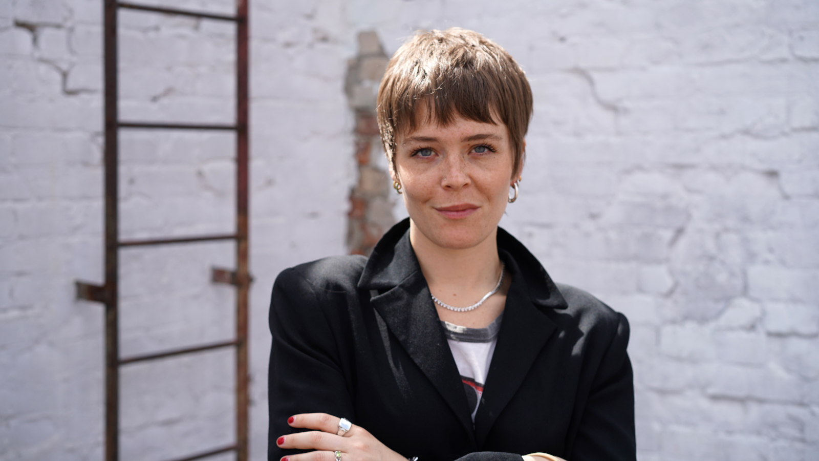 Sängerin Maggie Rogers stellt euch im Ohrspiel ihre Lieblingslieder vor, © Sophie Euler