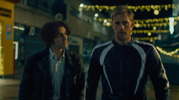 "Pillion" - Melancholische Liebesgeschichte mit Leder-Outfits und Butt-Plugs | Breitbild Kritik, © ELEMENT PICTURES PLN LIMITED, BRITISH BROADCASTING CORPORATION AND THE BRITISH FILM INSITUTE, 2025 "Pillion" - Melancholische Liebesgeschichte mit Leder-Outfits und Butt-Plugs | Breitbild Kritik, © ELEMENT PICTURES PLN LIMITED, BRITISH BROADCASTING CORPORATION AND THE BRITISH FILM INSITUTE, 2025