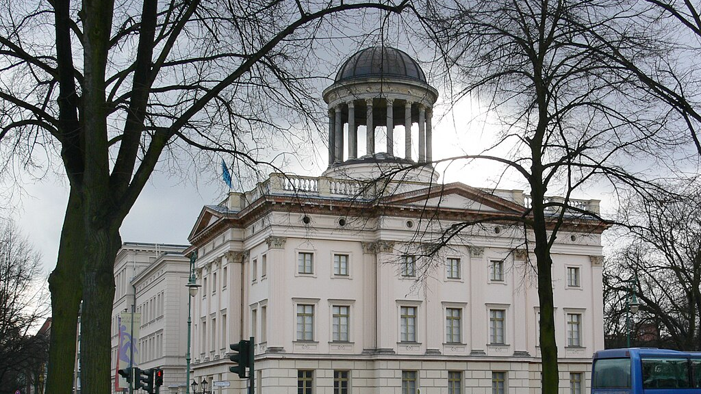 © Photo: Andreas Praefcke