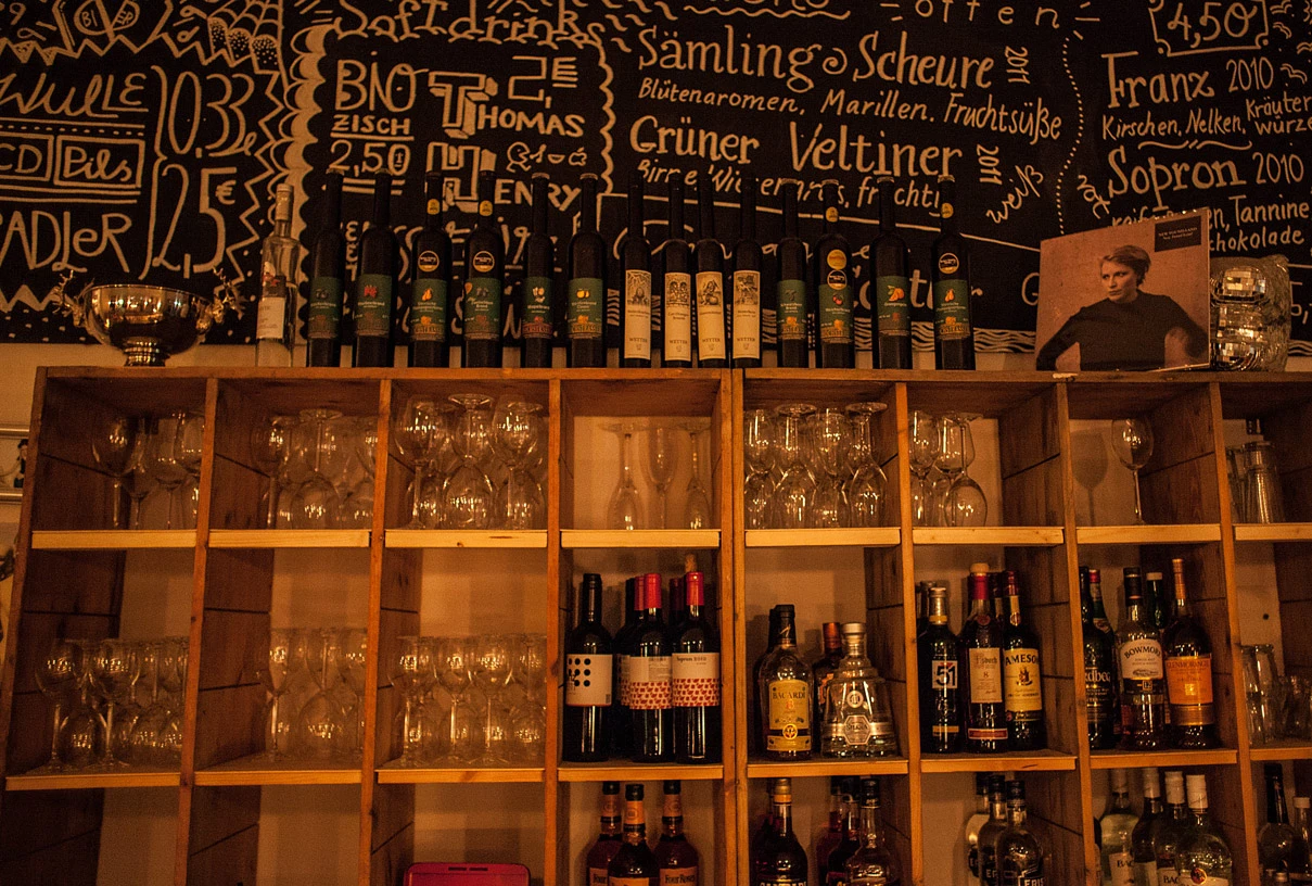 Barkeeper (w/m/x) Minijob, kurzfristig Barkeeper (w/m/x) Minijob, kurzfristig