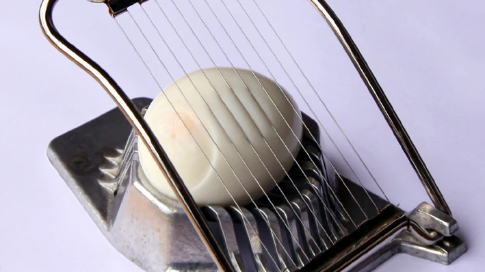 © https://commons.wikimedia.org/wiki/File:Eierschneider300AklHeller.jpg © https://commons.wikimedia.org/wiki/File:Eierschneider300AklHeller.jpg