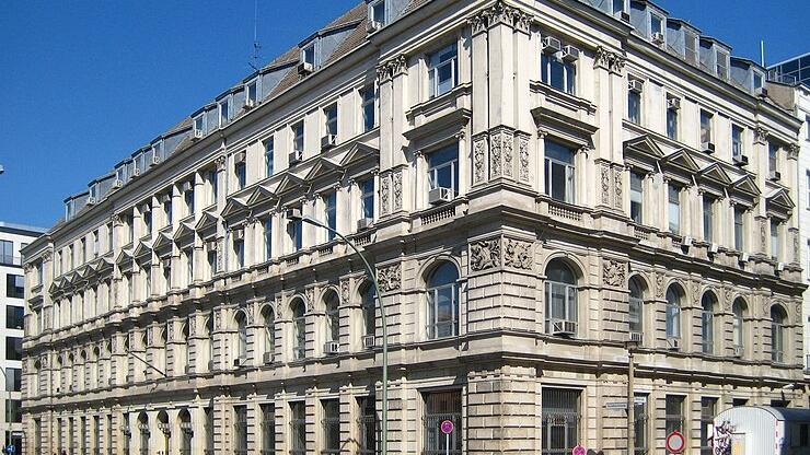 Von der Bibliothek in die Freiheit: DDR-Flüchtlinge in der US-Botschaft | Berlin History Snippets, © Beek100