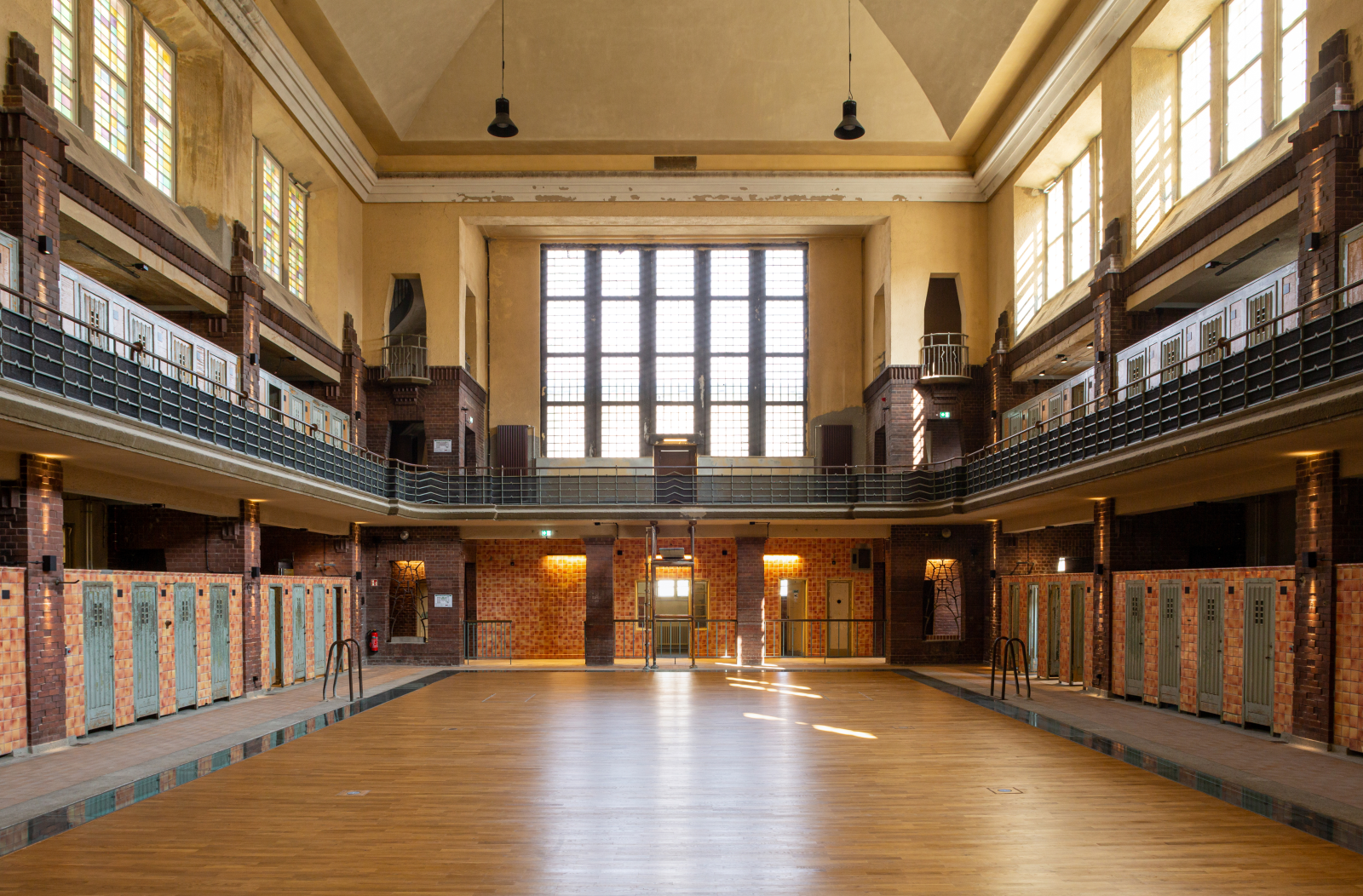 Lost Places Berlin | Was wird aus dem alten Hubertusbad in Lichtenberg ?
, © Felix Oberhage/BIM