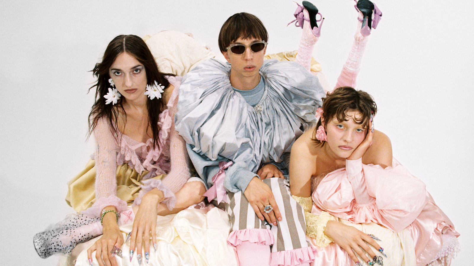 Neu im FluxFM-Programm: BLOND, Sam Fender, Blumengarten, Cassia uvm., © Mia Morgan