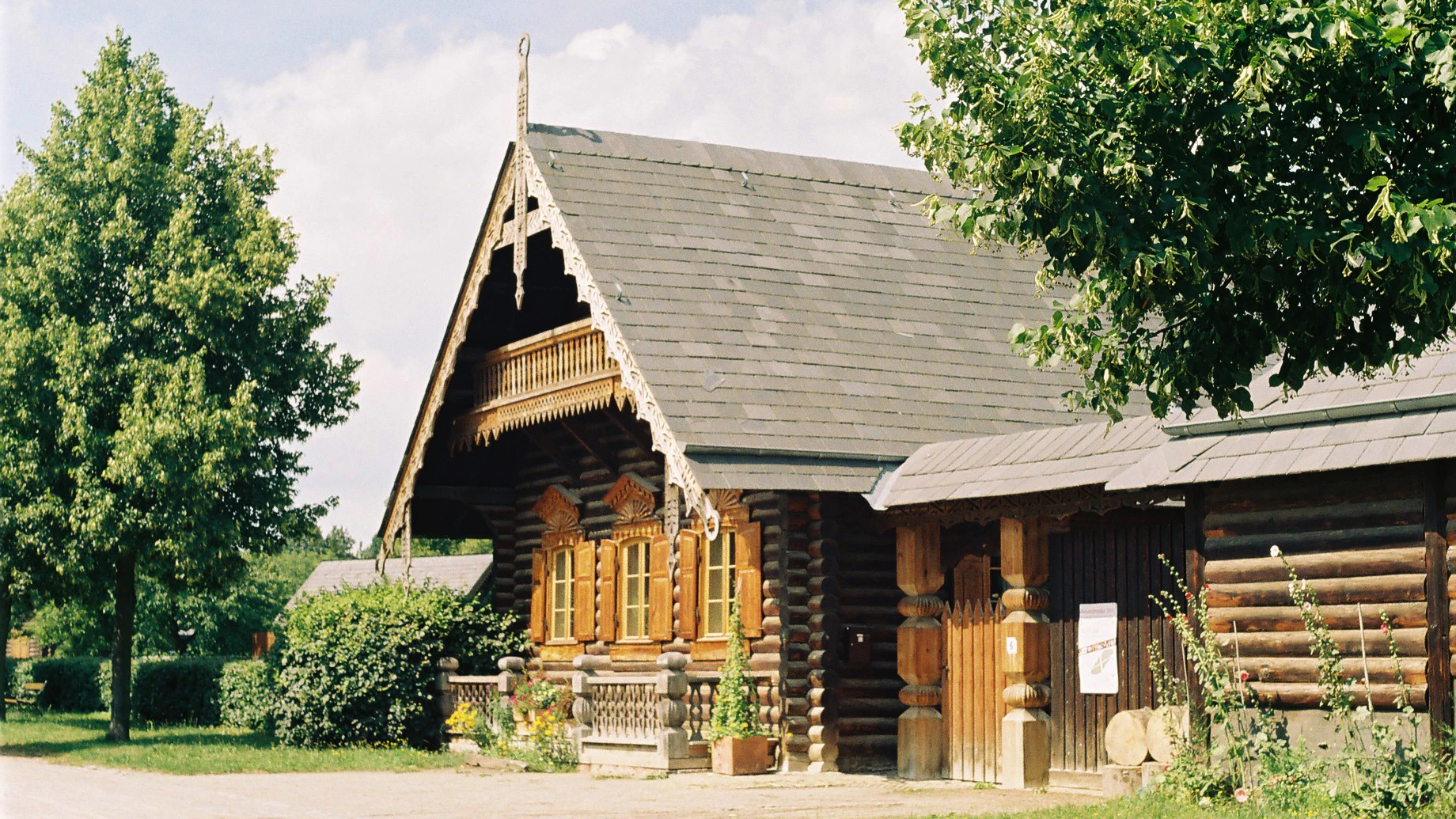 © https://commons.wikimedia.org/wiki/File:Russische_Kolonie_Alexandrowka_in_Potsdam.jpg © https://commons.wikimedia.org/wiki/File:Russische_Kolonie_Alexandrowka_in_Potsdam.jpg