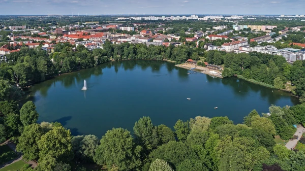 Weißensee: Vom Schnaps zum Strandbad | Berliner Schnipsel, © A.Savin, Wikipedia Weißensee: Vom Schnaps zum Strandbad | Berliner Schnipsel, © A.Savin, Wikipedia