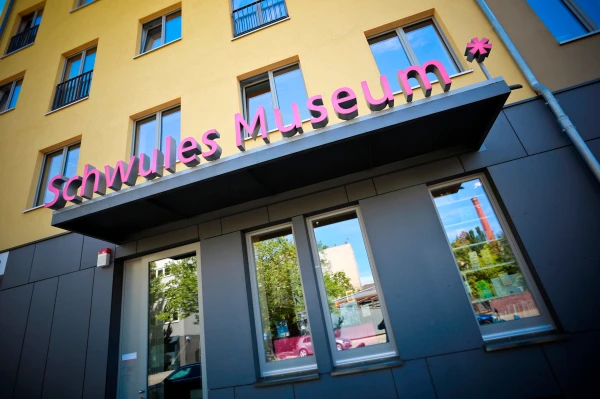 © Robert M. © Robert M.