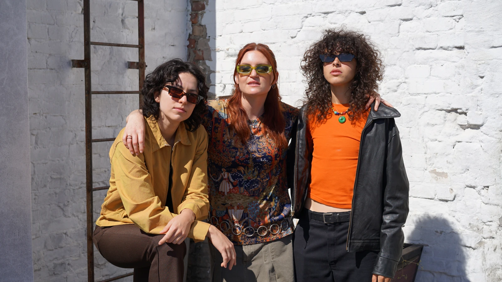 MUNA | Ohrspiel MUNA | Ohrspiel