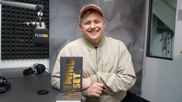 Sebastian Hotz alias El Hotzo | Durch die Woche mit..., © Constanze Kaul Sebastian Hotz alias El Hotzo | Durch die Woche mit..., © Constanze Kaul