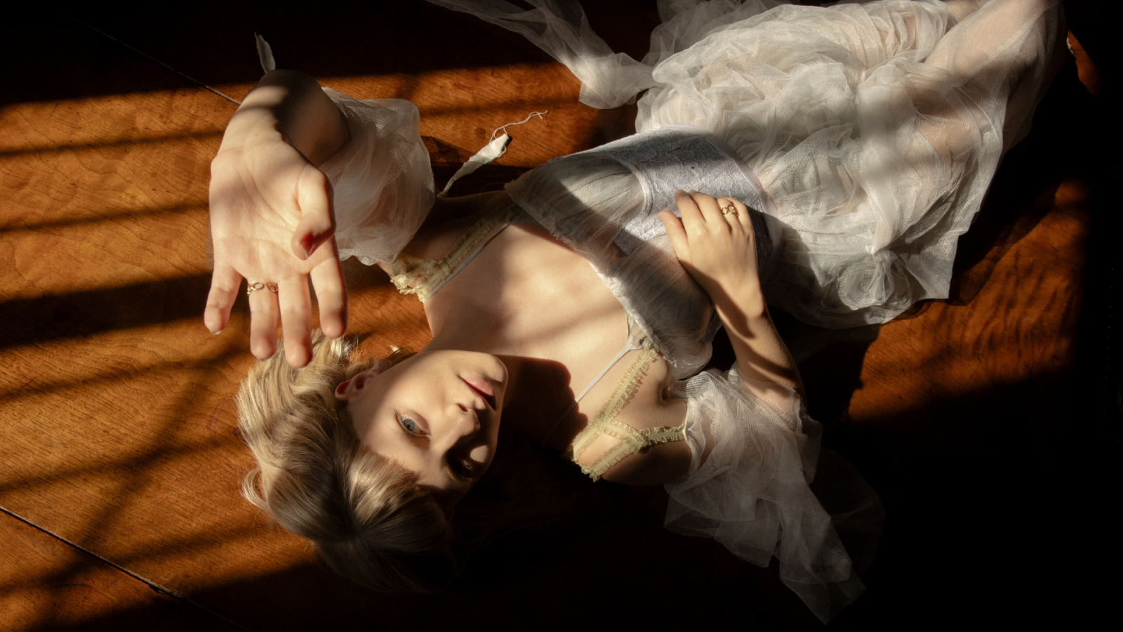 Neu im FluxFM-Programm: Aurora, Ben Böhmer, hard life, L'Impératrice uvm., © Universal Music