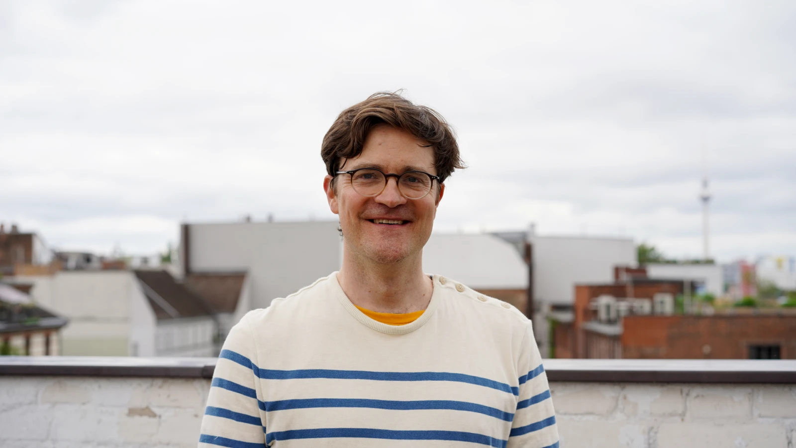 "Barbaras Rhabarber-Bar ist anscheinend schon mal 1991 in einem niederländischen Mickey Mouse Heft aufgetaucht" | Bodo Wartke im FluxFM-Interview, © Sophie Euler "Barbaras Rhabarber-Bar ist anscheinend schon mal 1991 in einem niederländischen Mickey Mouse Heft aufgetaucht" | Bodo Wartke im FluxFM-Interview, © Sophie Euler