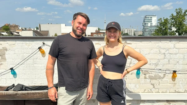 "Die Aufgabe von Musik ist es Menschen zusammenzubringen" | Interview Mollono:Bass, © Milli Zey "Die Aufgabe von Musik ist es Menschen zusammenzubringen" | Interview Mollono:Bass, © Milli Zey