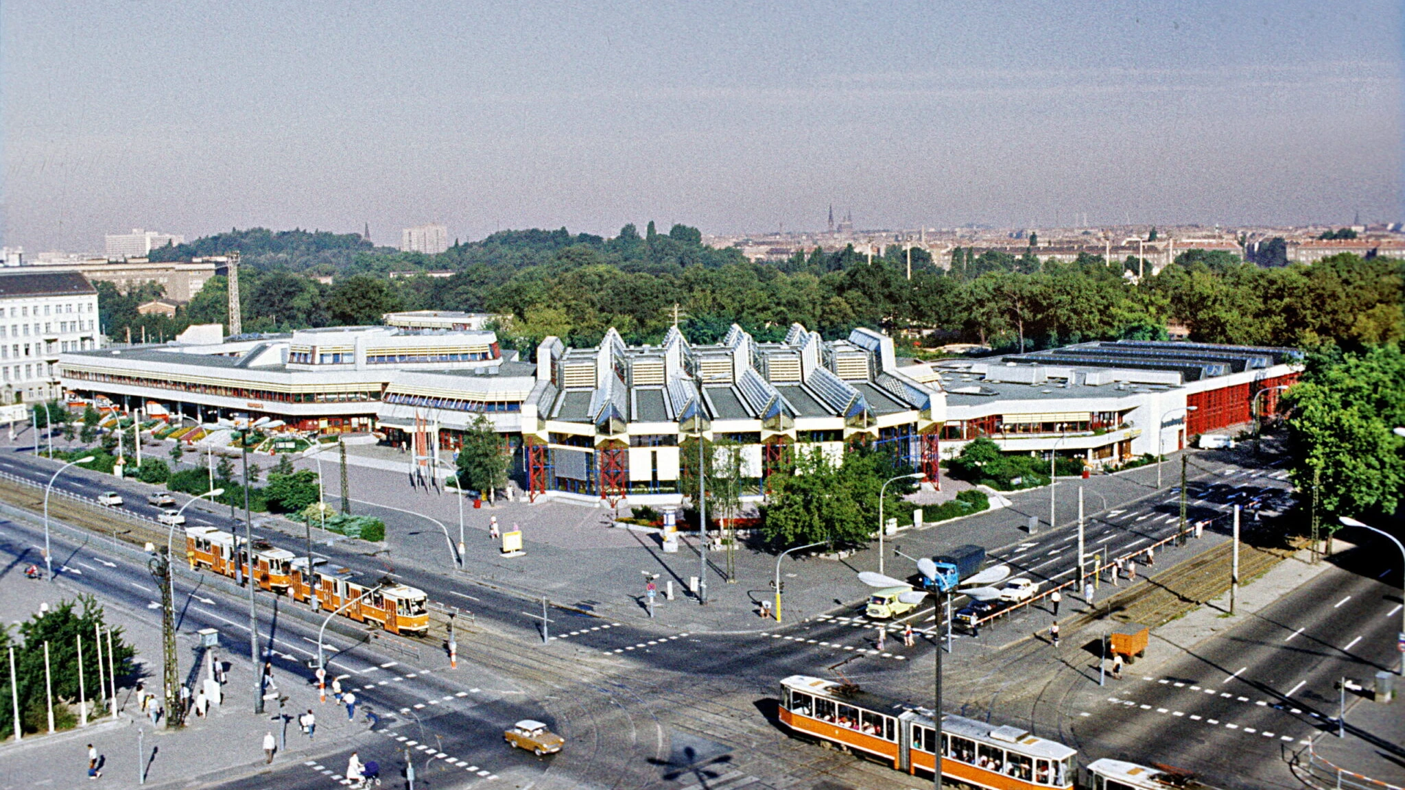 © Gerd Danigel/ddr-fotograf.de/CC BY-SA 4.0/Wikimedia Commons © Gerd Danigel/ddr-fotograf.de/CC BY-SA 4.0/Wikimedia Commons