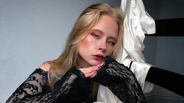 Fatherless behavior for beginners | Marie Joan im Interview, © 190a Fatherless behavior for beginners | Marie Joan im Interview, © 190a