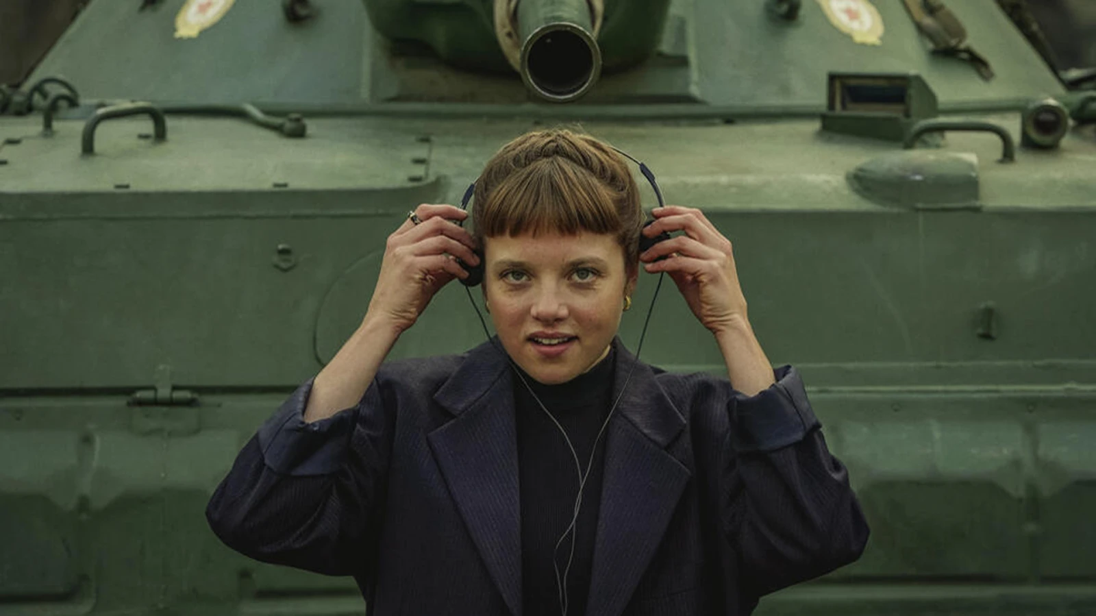 Schauspielerin Jella Haase | Durch die Woche mit..., © Netflix / Svenja Terjung Schauspielerin Jella Haase | Durch die Woche mit..., © Netflix / Svenja Terjung