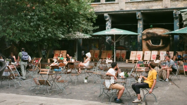 Kohle, Stahl und Clubnächte: Die Geschichte des RAW | Berliner Schnipsel, © Darya Sannikova Kohle, Stahl und Clubnächte: Die Geschichte des RAW | Berliner Schnipsel, © Darya Sannikova