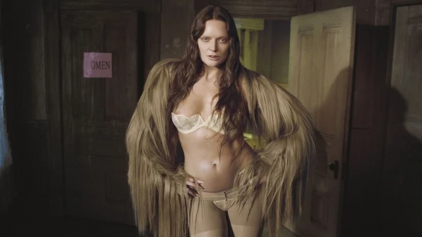 „Das hier ist meine Kunst – und ich muss sie nicht mehr verteidigen.“ | Interview mit TOVE LO „Das hier ist meine Kunst – und ich muss sie nicht mehr verteidigen.“ | Interview mit TOVE LO