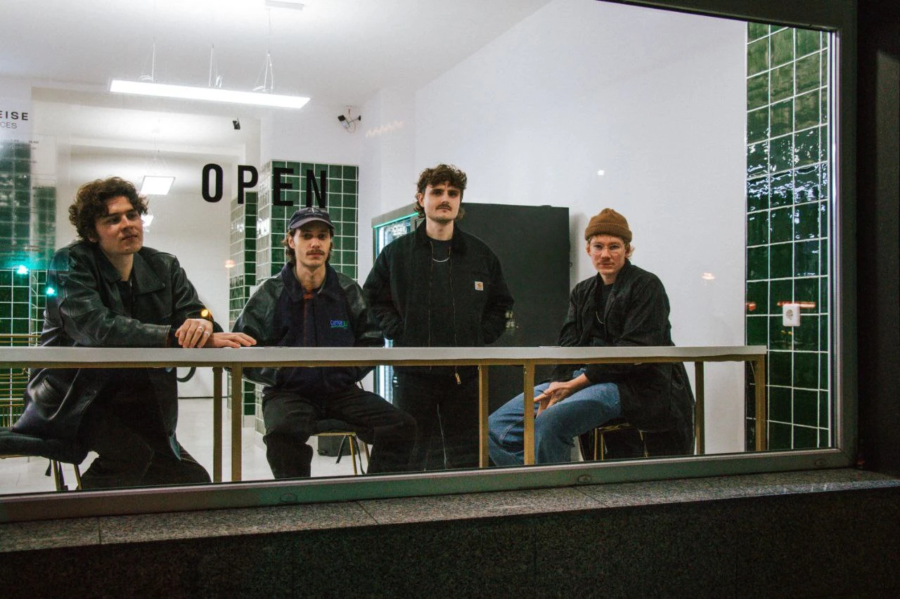 DOGDAZE | FluxFM Radar, © Norina Charis Steinbach DOGDAZE | FluxFM Radar, © Norina Charis Steinbach