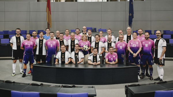 Fußball trifft Politik: Der FC Bundestag und die Mission EM-Titel | Tim Klüssendorf im Interview, © FC Bundestag