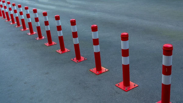 Kiezpoller: Verkehrsberuhigung oder Abriegelung? | Beitrag, © Jan van der Wolf Kiezpoller: Verkehrsberuhigung oder Abriegelung? | Beitrag, © Jan van der Wolf