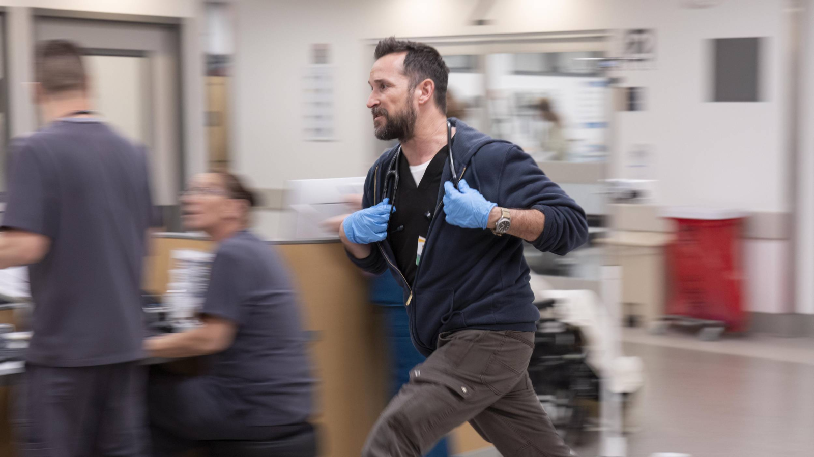 "The Pitt" - Kräftezehrender Krankenhausalltag in Serienform | Breitbild Kritik, © Warner Bros. / hbo