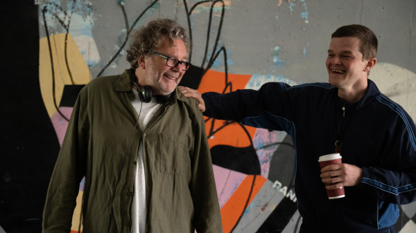 Haus verkauft, um Film "Verflucht normal" nach seiner Idee zu drehen | Kirk Jones im Interview, © Wild Bunch Germany